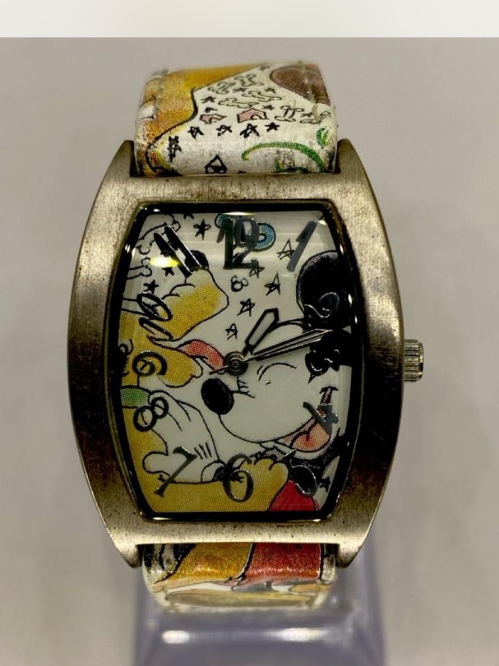 Disney *** Mickey Mouse ^^^  Themed Yellow Cartoon Strap Watch *  Collectors ***